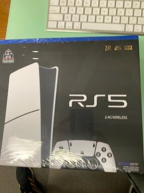 RS5 2.4G Wireless Gaming Console – White